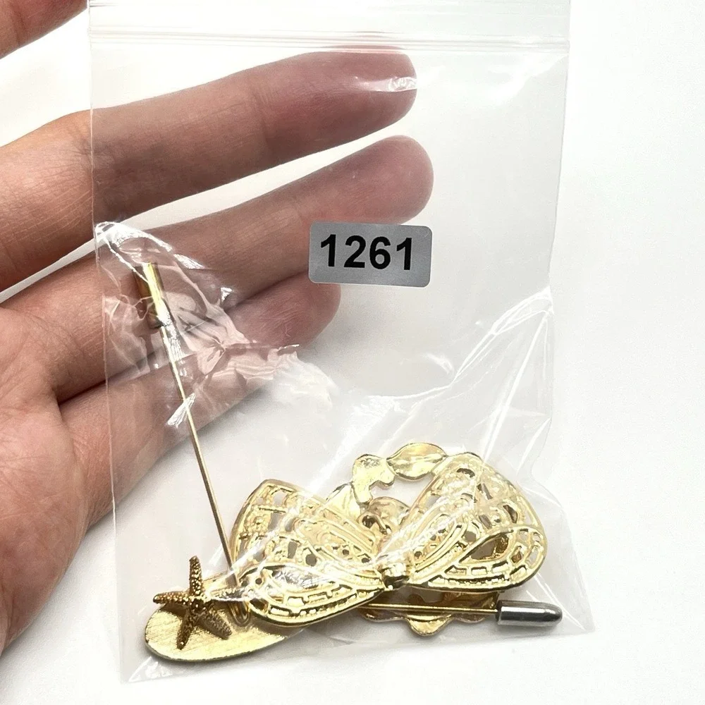 Lot of 4 Vintage Retro MCM Gold Tone Small Bow Avon 6 Circle Brooch Stick Pins